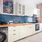 Bluebird Apt Old Town & Wawel Hill By Vistula River - By Homelike Krakow