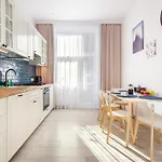 Bluebird Apt Old Town & Wawel Hill By Vistula River - By Homelike Krakow