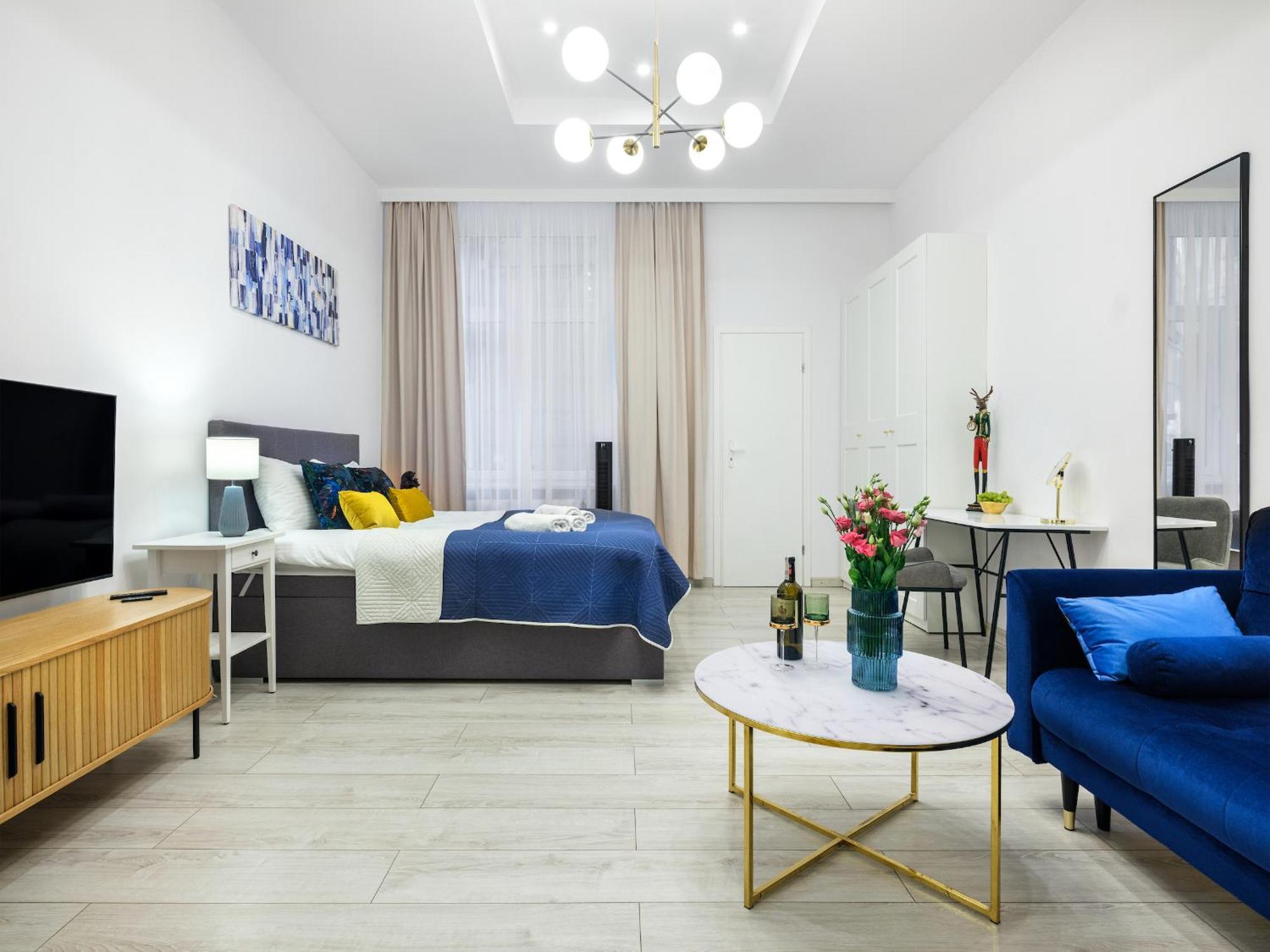 Apartment Bluebird Old Town & Wawel Hill By Vistula River - By Homelike